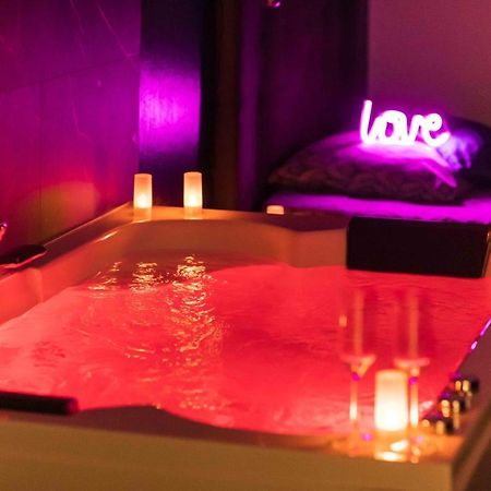 * Spa & Detente # Suite Privee # Tours # Netflix * Extérieur photo