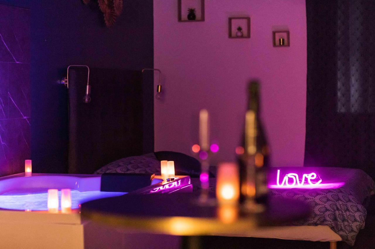 * Spa & Detente # Suite Privee # Tours # Netflix * Extérieur photo